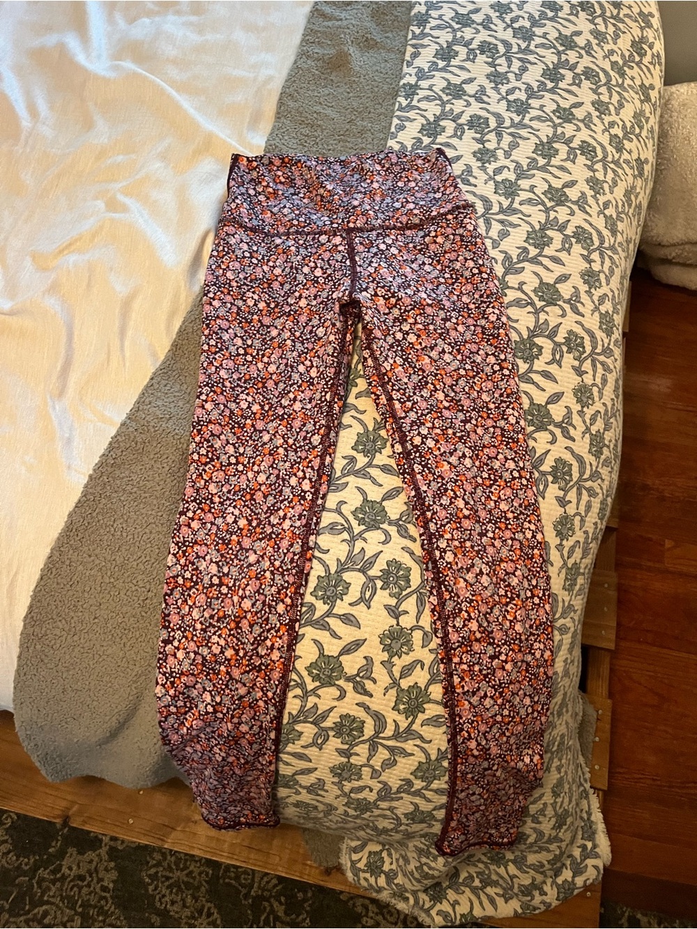aerie Floral Active Leggings in Burgundy with Pink & Blue Flowers